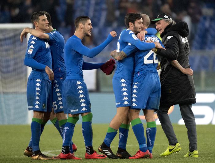Serie A: Lazio spaventa l’Inter, Sassuolo frena la Roma