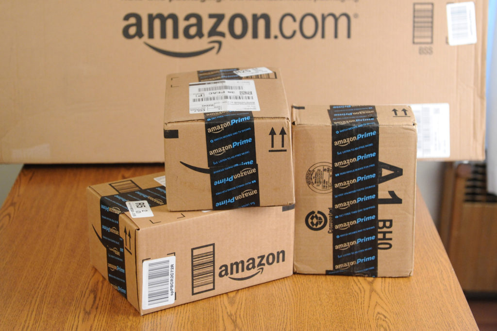 Amazon supera 800 mld dollari di valore, è prima volta